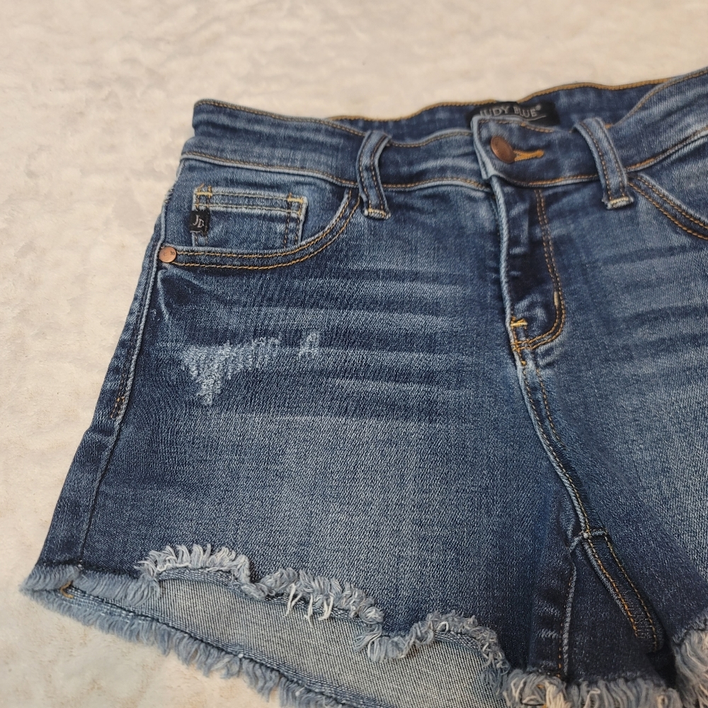 Judy Blue Women's Shorts Size 1/25 Medium Wash Denim - Picture 2 of 14